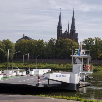 Via de veerpont bij Steyl